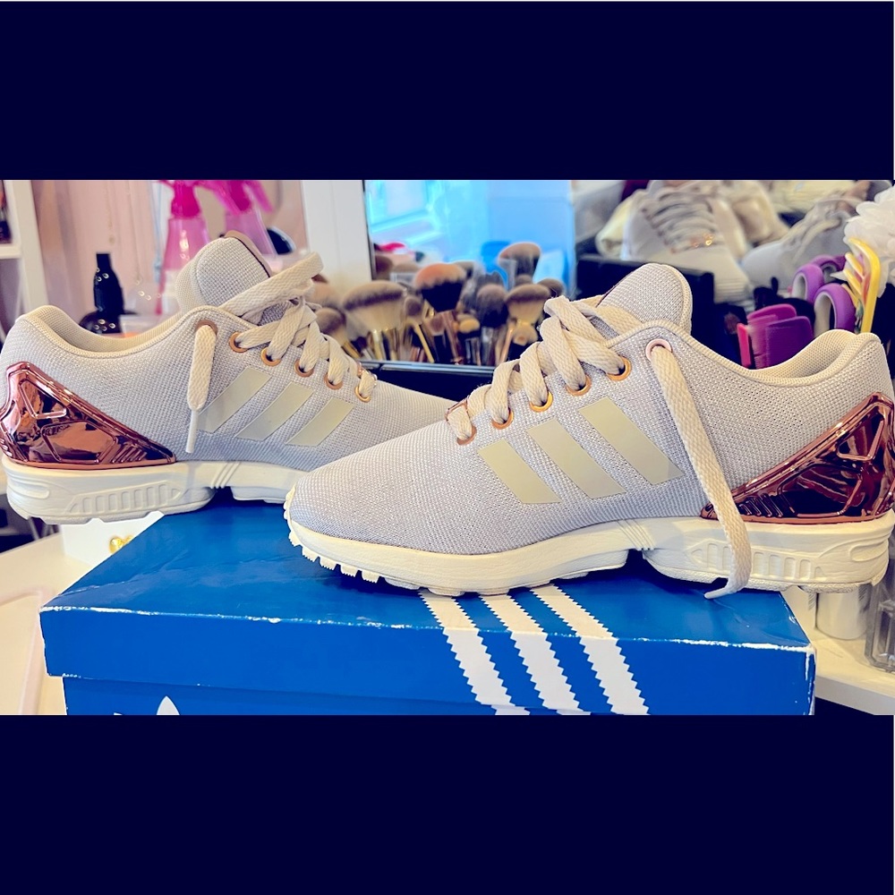 $25 Adidas Flux Sneakers Size 5 Men/7 Women